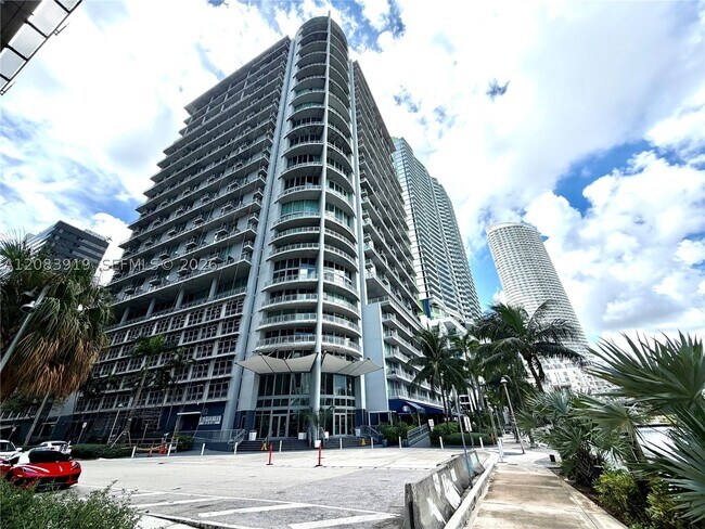 Building Photo - 690 SW 1st Ct
