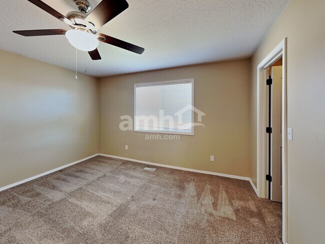 Building Photo - 2360 N Grey Hawk Ave