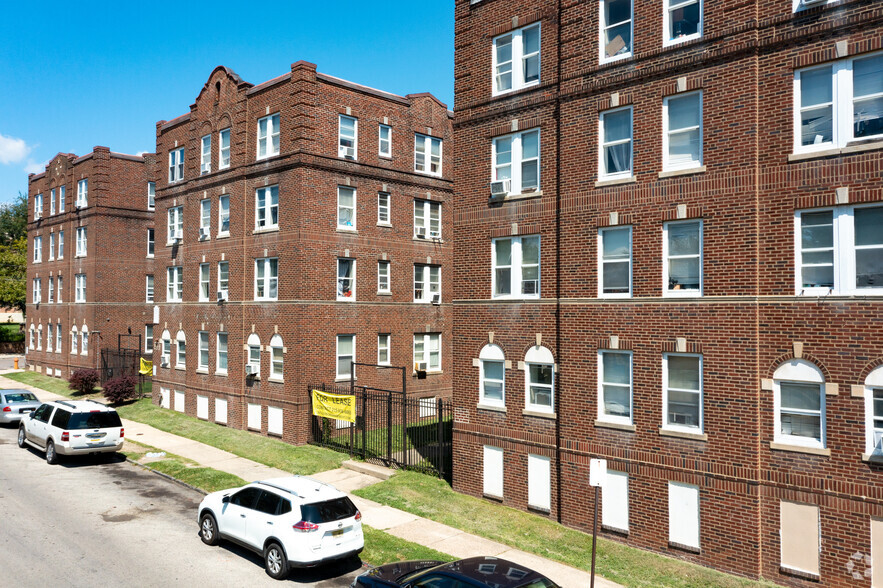 Primary Photo - Oak Lane Court Apartments