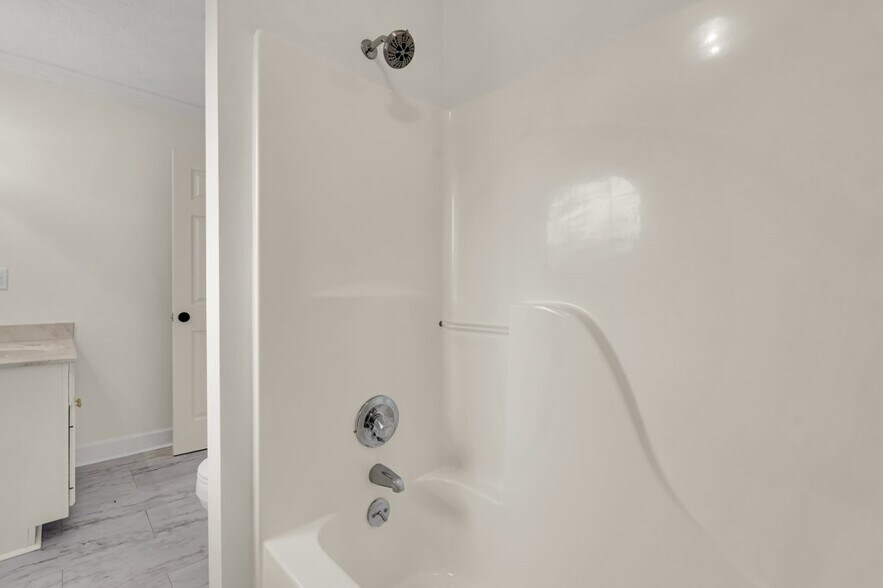 Building Photo - 415 Megan Ln