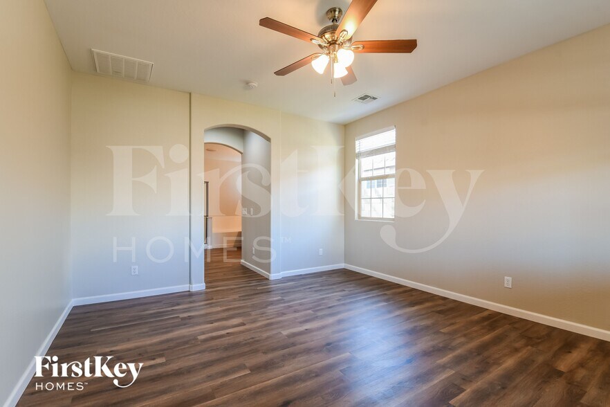 Building Photo - 26869 N 175th Ln