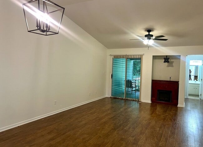 Building Photo - 134 Covington Pl