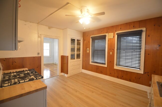 Building Photo - 61 Burr Ct