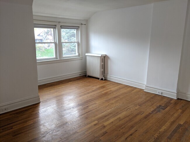 Primary Photo - 1608 W Broad St