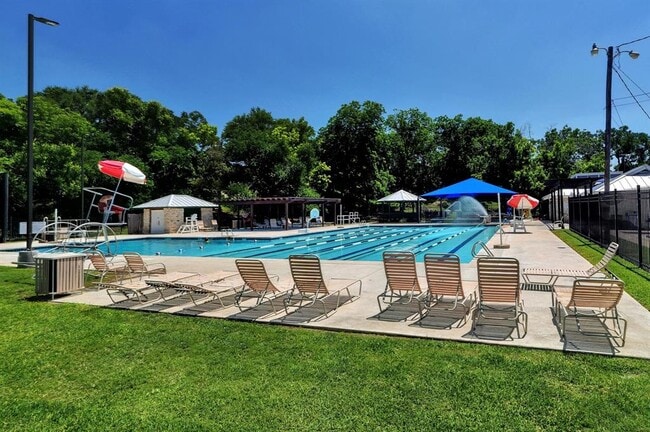 Building Photo - 3112 Freemont St