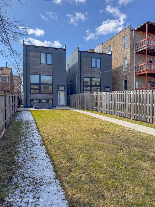 Building Photo - 6123 S Ellis Ave