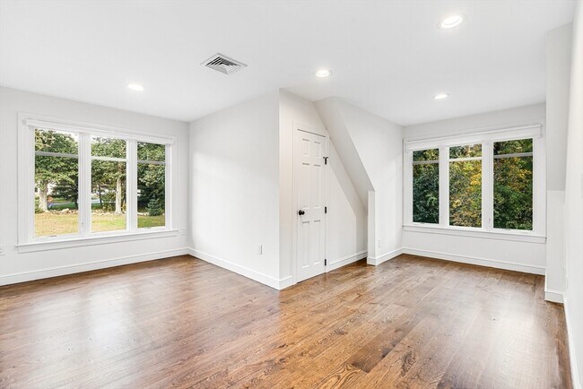 Building Photo - 0 Strawberry Hill Rd