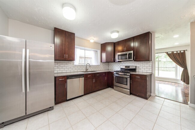 Building Photo - 22131 Eagle Meadow Dr
