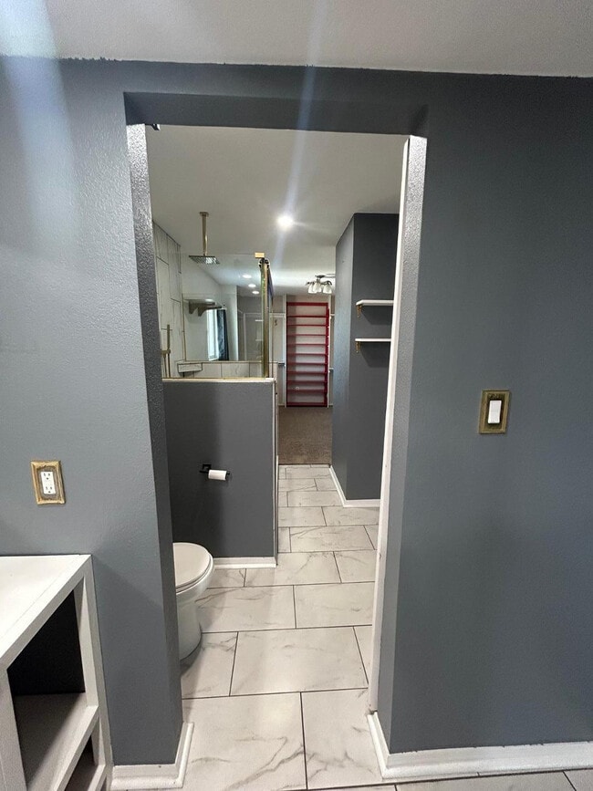 Building Photo - 6916 W Georgia Ave