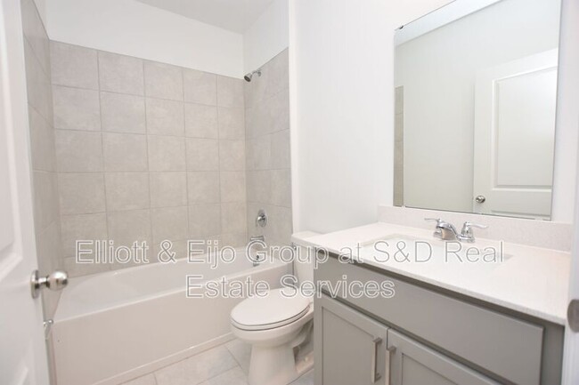Building Photo - 856 Timberland Dr