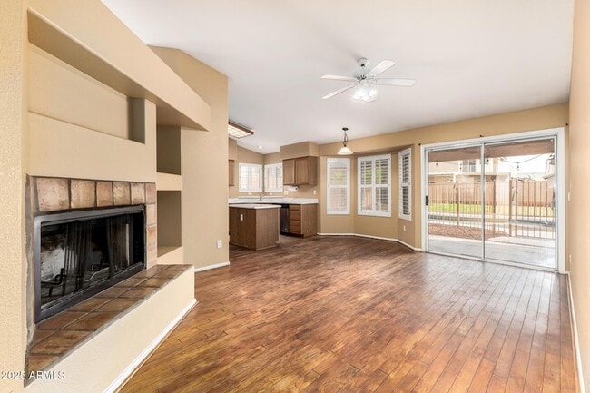 Building Photo - 15221 N 87th Dr