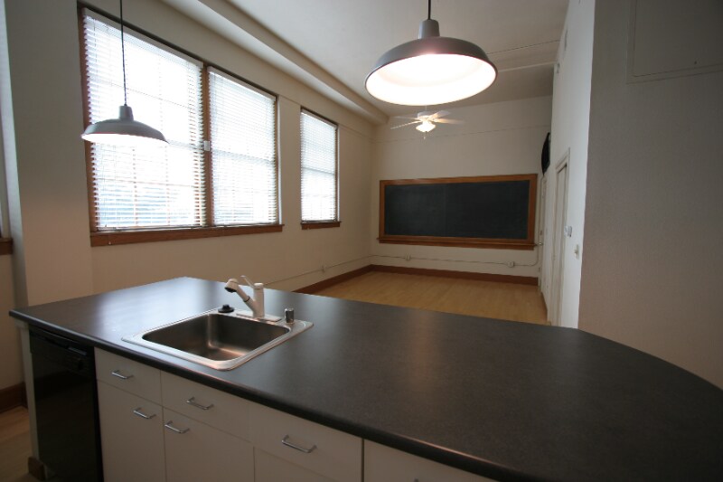 Building Photo - 100 Broadway Blvd NE