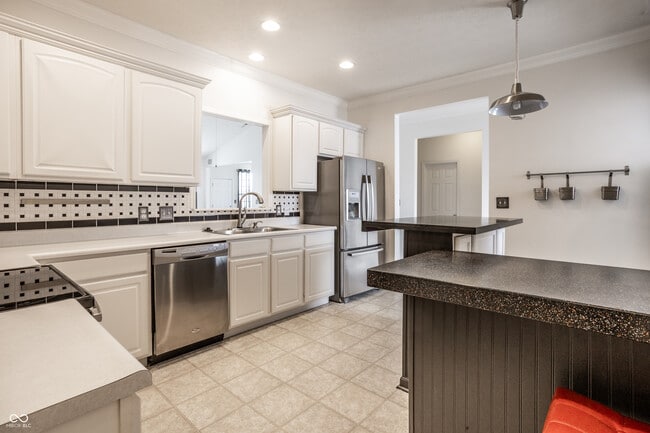 Building Photo - 3394 Roundlake Lane