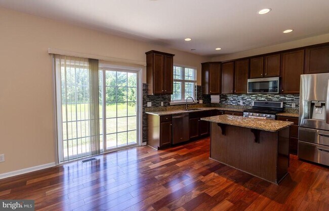 Building Photo - 823 S Haines Cir