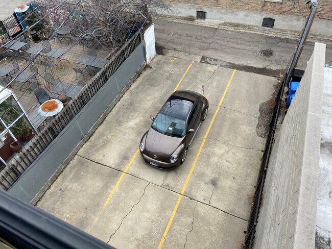 Building Photo - 1837 W North Ave