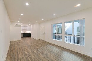 Unit E - 4000 Mont Clair Street