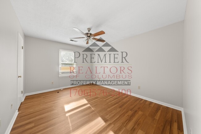 Building Photo - 6634 Hensley Dr