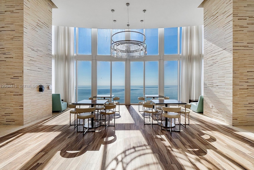 Building Photo - 15811 Collins Ave