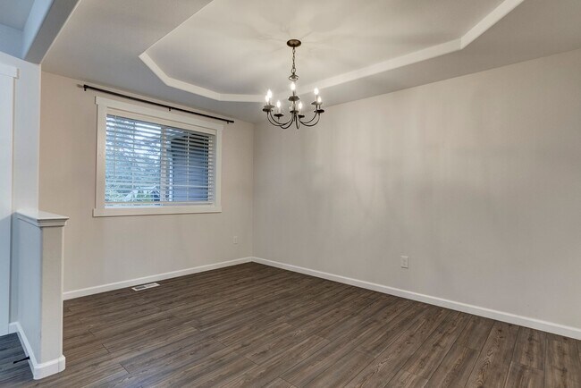 Building Photo - Updated 2-Bedroom Home with Bonus Room on ...