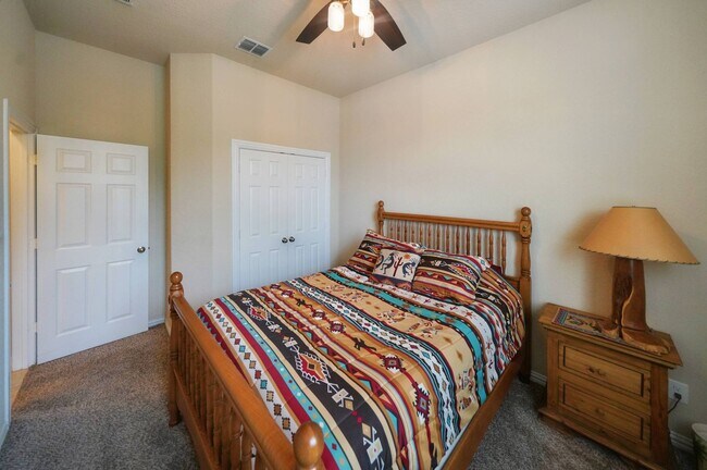 Building Photo - Executive-Style Home Now Available in Crossvine (Schertz) Realtor Commission: $750