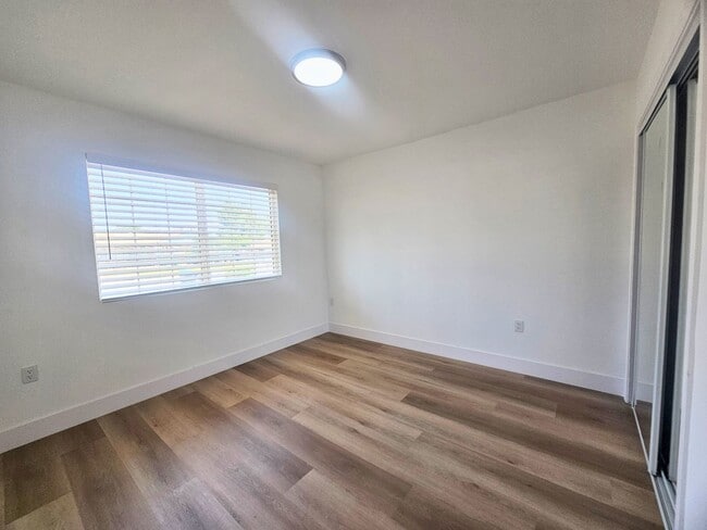 Building Photo - Single Story Senior Home - Newly Remodeled...