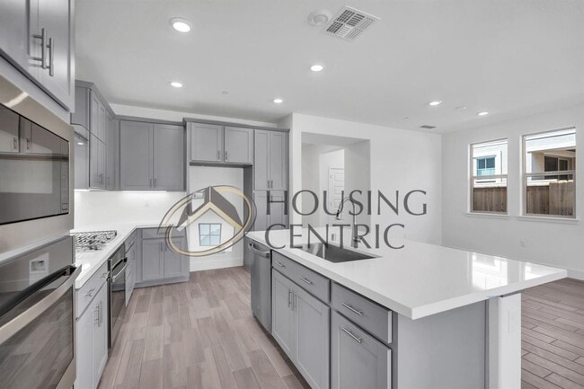Building Photo - Newer 55+ Gated SOLAR Home in El Dorado Hills for Rent
