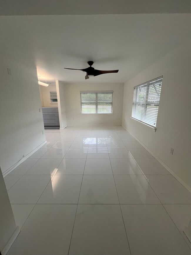 Building Photo - 7210 Seminole Dr