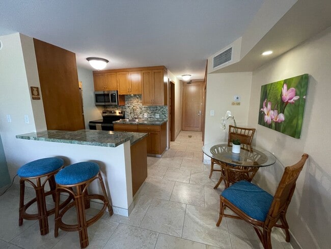 Building Photo - Lahaina Shores Furnished Studios Available Now!