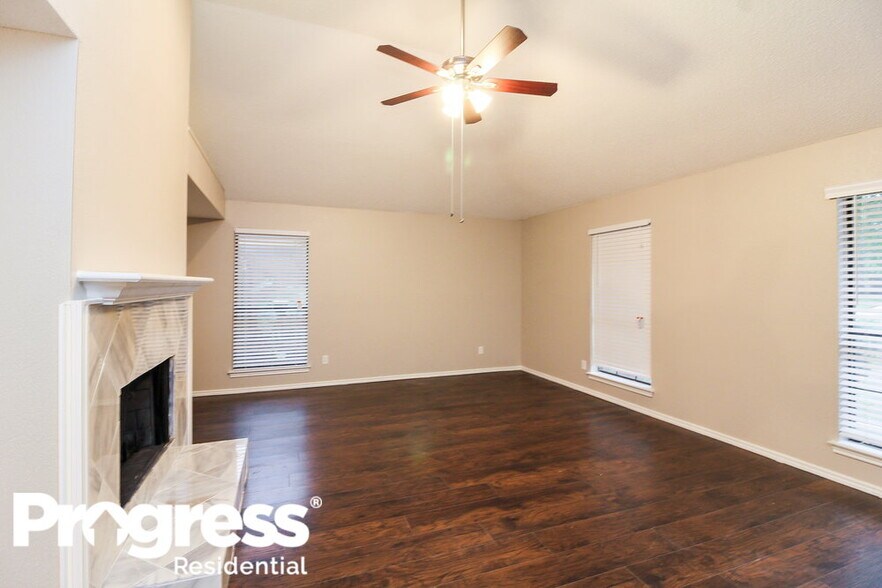 Building Photo - 3309 Country Creek Ln