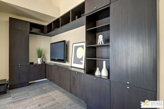 Building Photo - 1536 E Baristo Rd