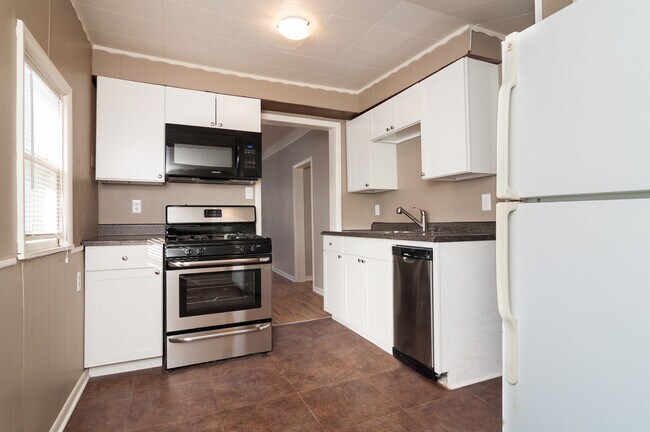 Building Photo - 244 Matilda St NE
