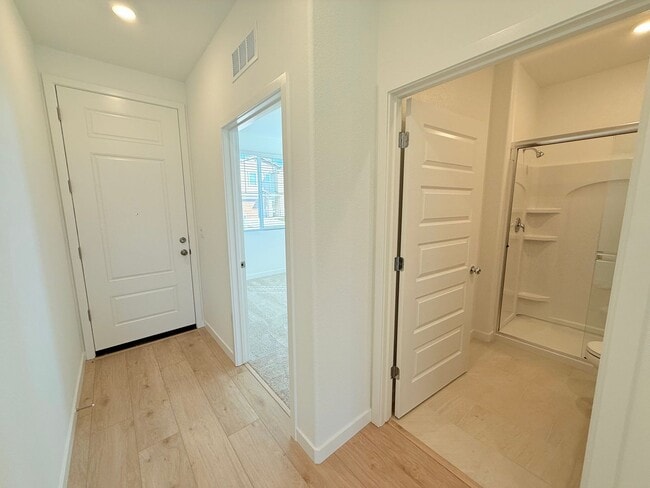 Building Photo - 10370 Bayson Wy