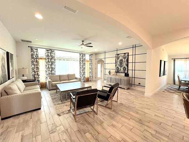 Building Photo - 24 E Diamond Dr