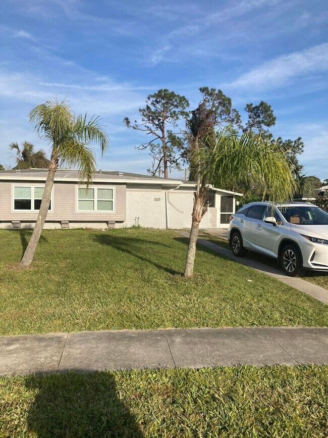 Primary Photo - 5770 Gallatin Ln