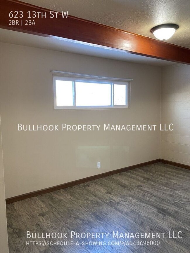 Building Photo - MOVE IN SPECIAL  - $300 off first full mon...