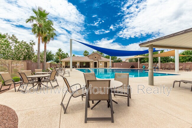 Building Photo - 41540 N Jacaranda Ct