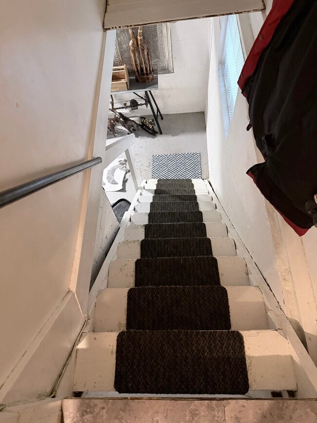 Building Photo - 564 Shroyer Rd