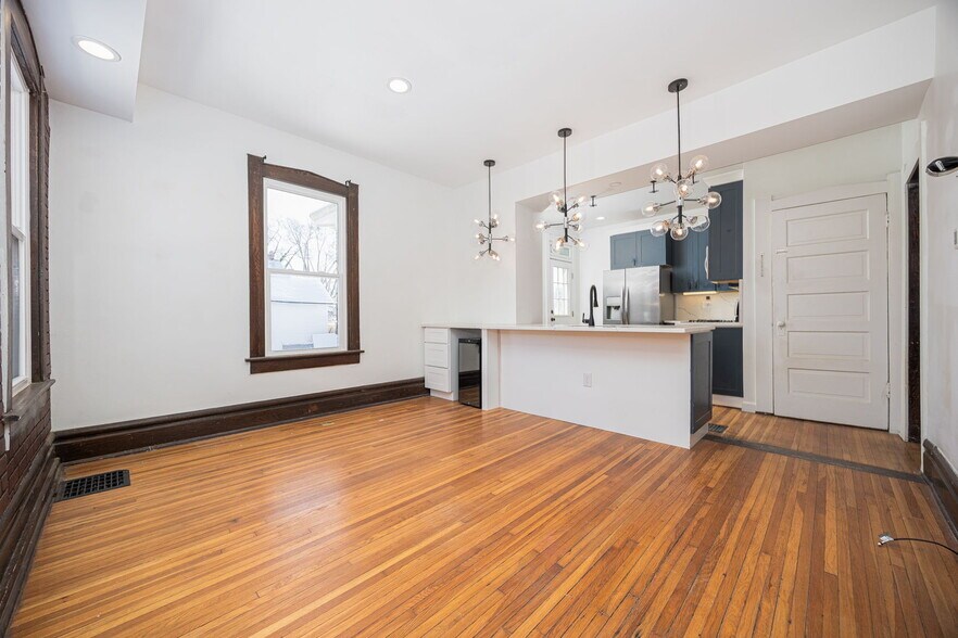 Building Photo - 732 Bedford Ave