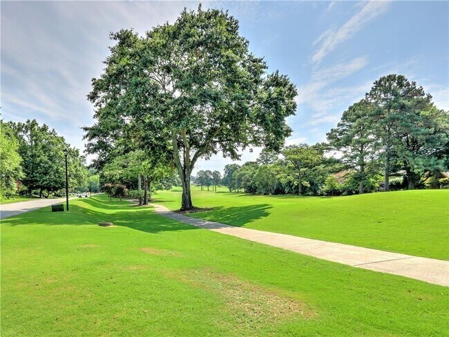 Building Photo - 160 Boxelder Ln