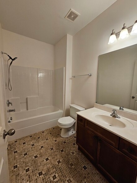 Guest Bathroom - 8401 Callabee Way