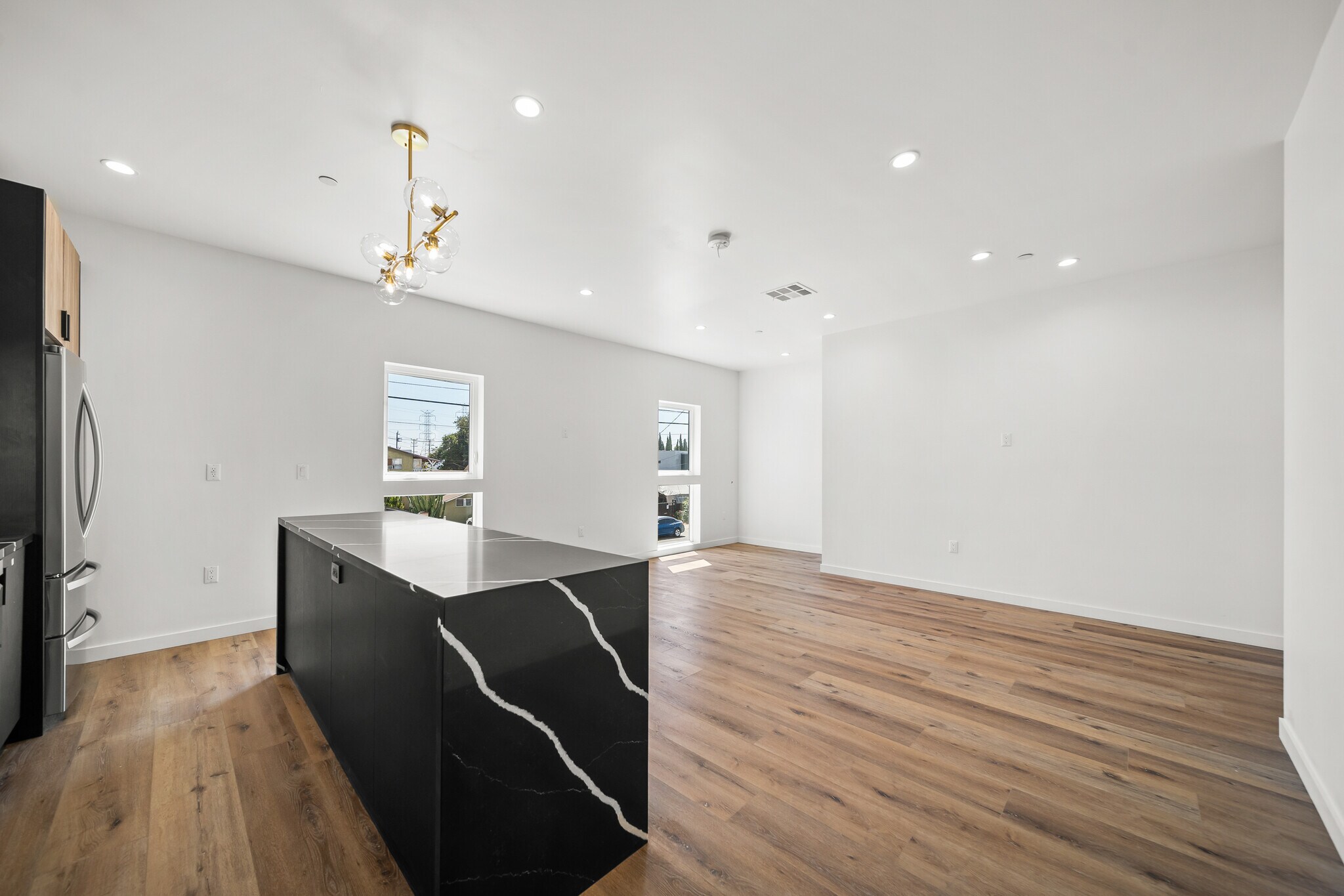 Building Photo - 6049 Craner Ave