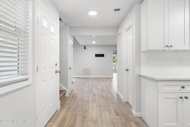 Building Photo - 15 Twain Ct