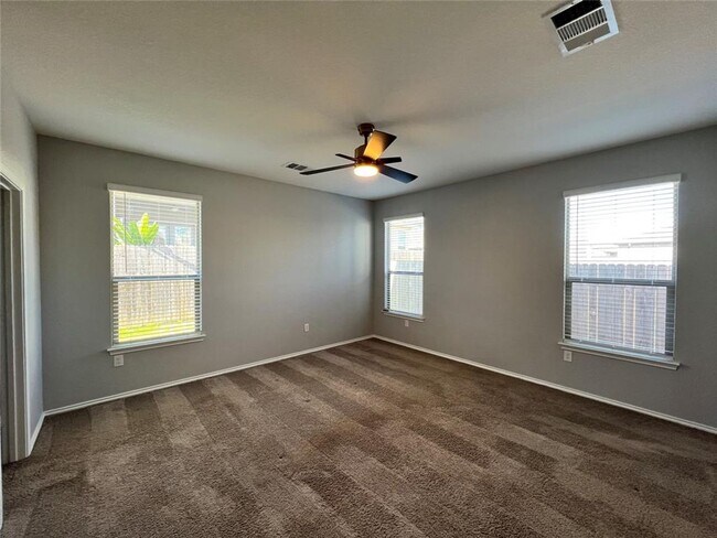 Building Photo - Del Valle Sundance Crossing / 4 bedrooms, ...