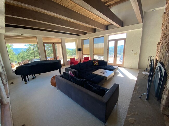 Building Photo - Privacy and Spectacular Views in Hesperus