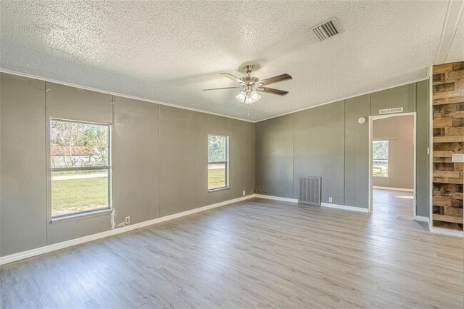 Building Photo - 4960 Tuscaroa Ave