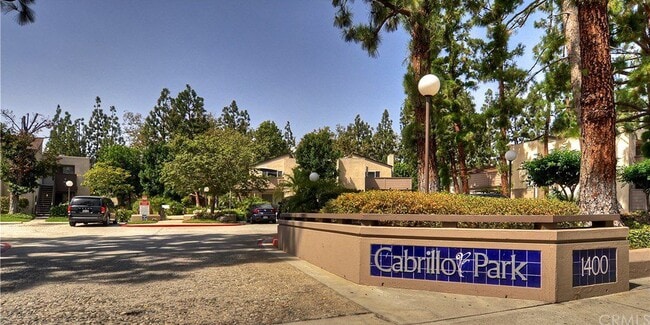 Building Photo - 1270 Cabrillo Park Dr