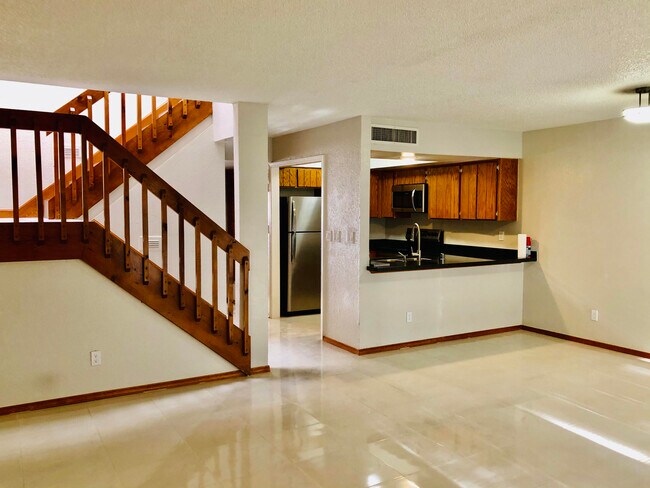 Building Photo - 730 Resler Dr