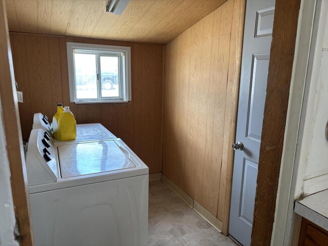 Building Photo - 3155 Rd 68