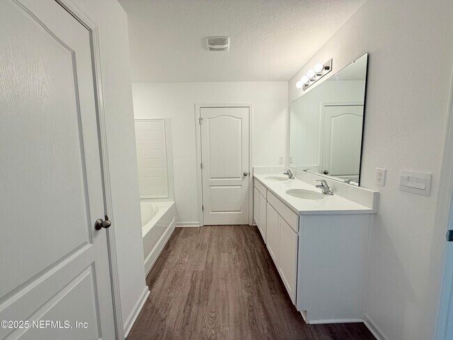 Building Photo - 2308 Shady Breeze Ln