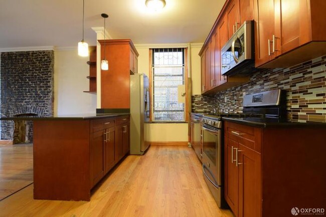 Building Photo - 3 bedroom in NEW YORK NY 10025